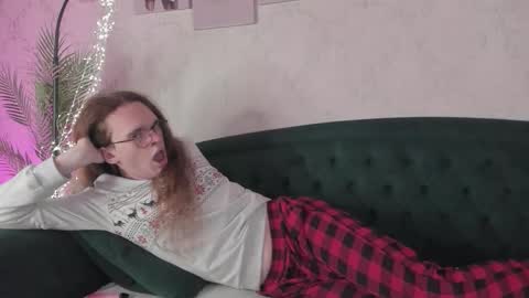 Snapshot of markglover chatting on 21, 12, 2025 Mark online show from 21, 12, 2025