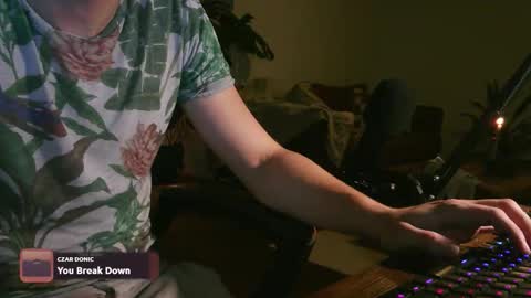 marnieccc online show from 10, 10, 2025