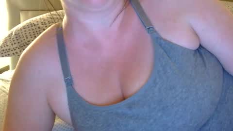 Snapshot of marriedcouple9 chatting on 2, 6, 2026 Jess and Nick online show from 2, 6, 2026