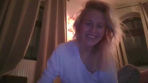 MaryGoRound online show from 17, 1, 2025