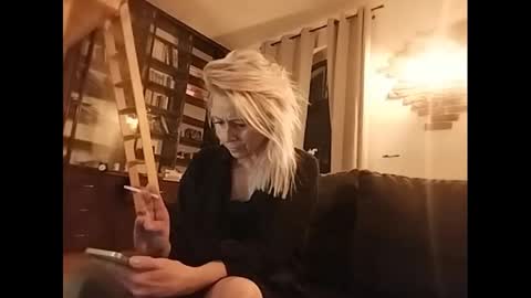 MaryGoRound online show from 8, 2, 2025
