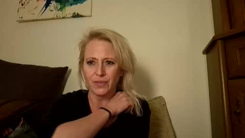 MaryGoRound online show from 2, 10, 2025
