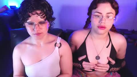 Snapshot of marsdoll chatting on 24, 11, 2025 Marsdoll online show from 24, 11, 2025