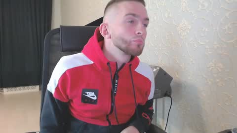 Snapshot of marselle_looker chatting on 7, 1, 2025 Marselle online show from 7, 1, 2025