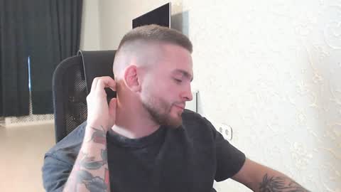 Snapshot of marselle_looker chatting on 10, 1, 2025 Marselle online show from 10, 1, 2025