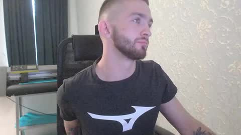 Snapshot of marselle_looker chatting on 5, 3, 2025 Marselle online show from 5, 3, 2025