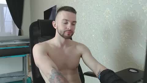 Snapshot of marselle_looker chatting on 5, 12, 2025 Marselle online show from 5, 12, 2025