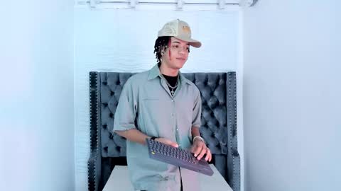 Snapshot of marshall_spencer chatting on 25, 11, 2025 MARSHALL online show from 25, 11, 2025