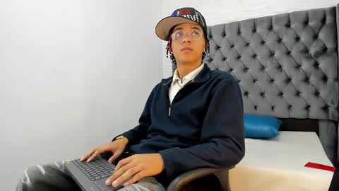 Snapshot of marshall_spencer chatting on 4, 12, 2025 MARSHALL online show from 4, 12, 2025