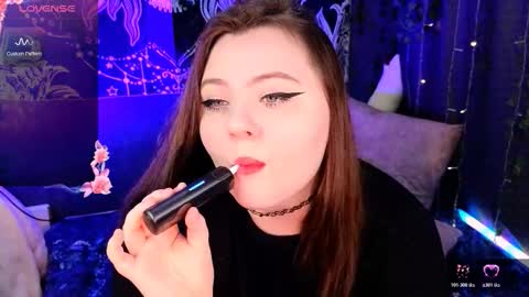 marshmallowbeauty_ online show from 13, 11, 2025