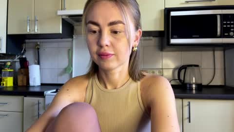 Snapshot of martaluna_ chatting on 17, 7, 2026 Marta online show from 17, 7, 2026