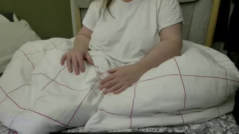 Snapshot of marthabriest chatting on 26, 10, 2025 Martha online show from 26, 10, 2025