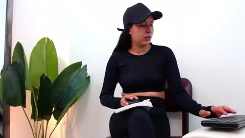 marthina thompson online show from 2, 1, 2025