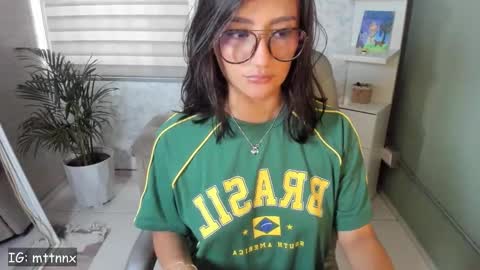 Snapshot of martiiinaa_ chatting on 25, 11, 2025 Martina online show from 25, 11, 2025