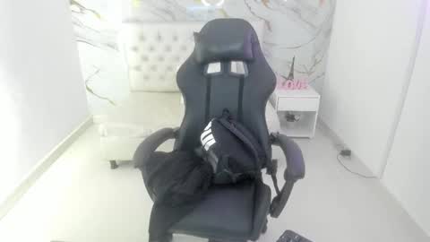   online show from 27, 2, 2026