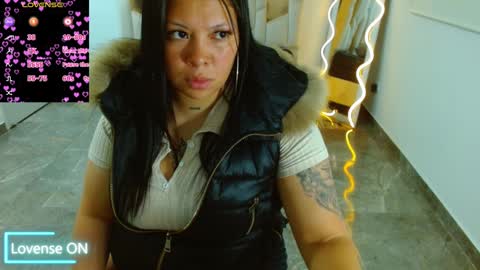 Snapshot of martina_tay chatting on 22, 1, 2025 Hey im martina online show from 22, 1, 2025