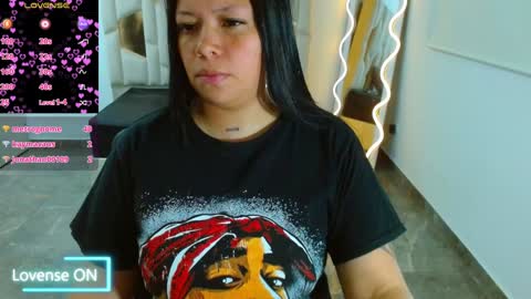 Snapshot of martina_tay chatting on 22, 1, 2025 Hey im martina online show from 22, 1, 2025