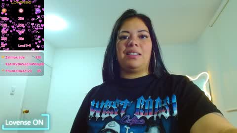 Snapshot of martina_tay chatting on 1, 2, 2025 Hey im martina online show from 1, 2, 2025