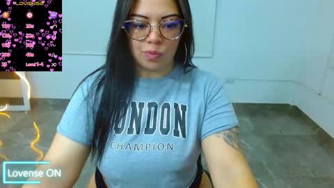 Snapshot of martina_tay chatting on 4, 3, 2025 Hey im martina online show from 4, 3, 2025