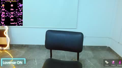 Snapshot of martina_tay chatting on 7, 3, 2025 Hey im martina online show from 7, 3, 2025