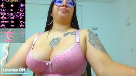 Snapshot of martina_tay chatting on 12, 3, 2025 Hey im martina online show from 12, 3, 2025