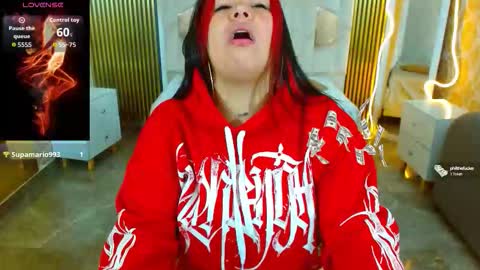 Snapshot of martina_tay chatting on 25, 9, 2025 Hey im martina online show from 25, 9, 2025