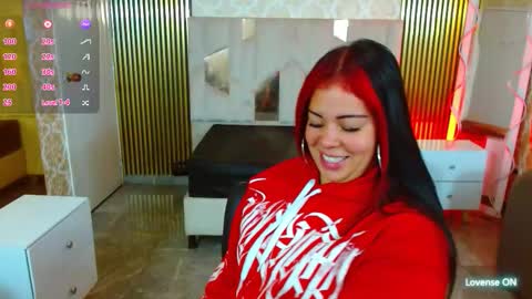 Snapshot of martina_tay chatting on 16, 10, 2025 Hey im martina online show from 16, 10, 2025