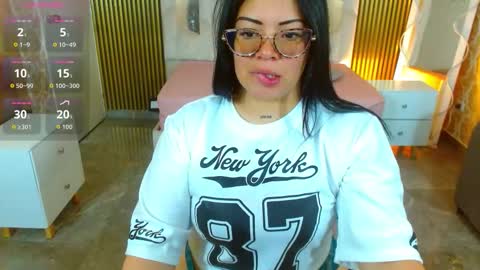 Snapshot of martina_tay chatting on 1, 12, 2025 Hey im martina online show from 1, 12, 2025