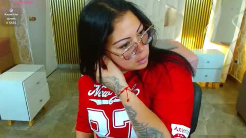 Snapshot of martina_tay chatting on 3, 12, 2025 Hey im martina online show from 3, 12, 2025