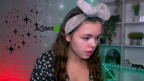 Snapshot of mary_meow_hot chatting on 2, 12, 2025 Mary online show from 2, 12, 2025