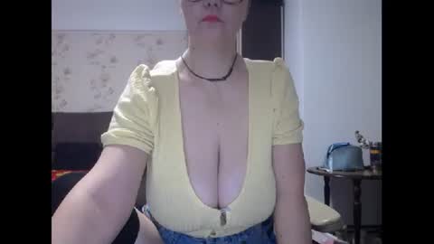 Snapshot of mary_x chatting on 6, 1, 2025 Mary online show from 6, 1, 2025