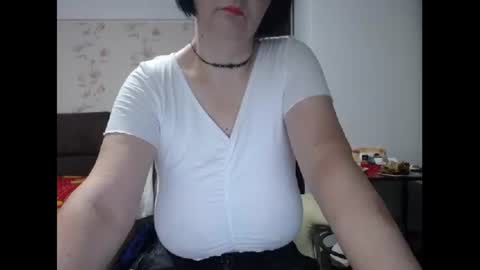 Snapshot of mary_x chatting on 9, 10, 2025 Mary online show from 9, 10, 2025
