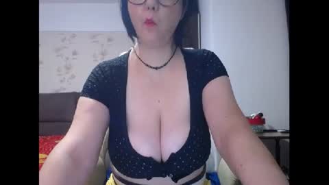 Snapshot of mary_x chatting on 18, 12, 2025 Mary online show from 18, 12, 2025