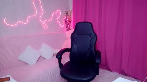 Snapshot of maryam_xs chatting on 7, 11, 2025 maryam online show from 7, 11, 2025