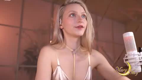 Snapshot of marylunamay chatting on 25, 7, 2026 Mary online show from 25, 7, 2026