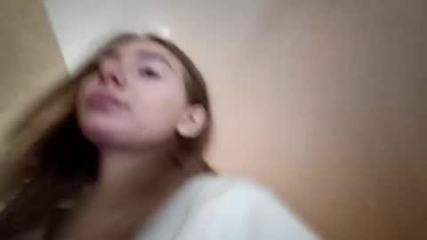 Hi My name is Elina Im 18 years old. online show from 24, 9, 2025