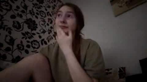 Hi My name is Elina Im 18 years old. online show from 13, 10, 2025