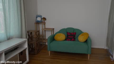 Snapshot of marymoody chatting on 4, 10, 2025 Mary Moody online show from 4, 10, 2025