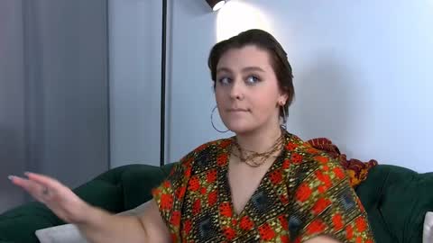 Snapshot of marymurrays chatting on 2, 2, 2025 MaryMurrays online show from 2, 2, 2025