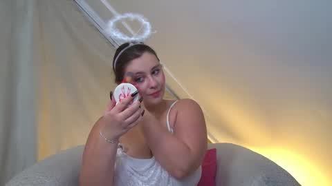 Snapshot of marymurrays chatting on 27, 10, 2025 MaryMurrays online show from 27, 10, 2025