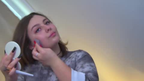 Snapshot of marymurrays chatting on 12, 11, 2025 MaryMurrays online show from 12, 11, 2025