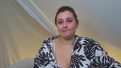 Snapshot of marymurrays chatting on 19, 11, 2025 MaryMurrays online show from 19, 11, 2025