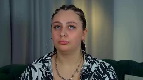 Snapshot of marymurrays chatting on 26, 11, 2025 MaryMurrays online show from 26, 11, 2025