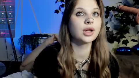 Snapshot of marynixoxo chatting on 4, 3, 2025 Mary x online show from 4, 3, 2025