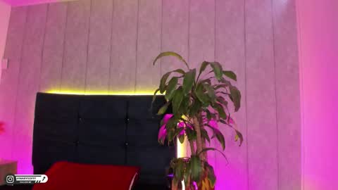 Snapshot of marysofff chatting on 25, 11, 2025 marysofff online show from 25, 11, 2025