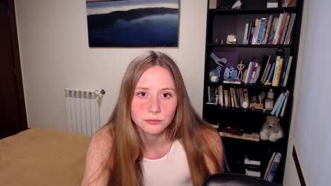 Snapshot of marytiny chatting on 9, 4, 2026 Mary online show from 9, 4, 2026