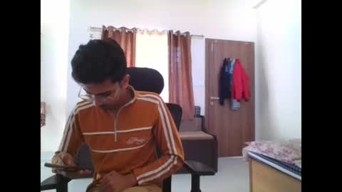 Snapshot of maskboyz2003 chatting on 18, 12, 2024 maskboyz2003 online show from 18, 12, 2024