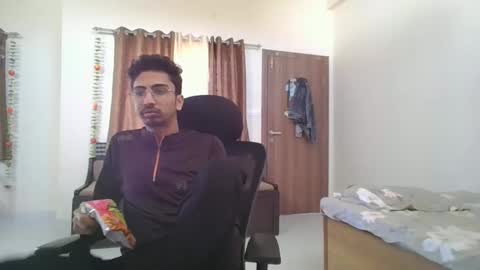 Snapshot of maskboyz2003 chatting on 4, 1, 2025 maskboyz2003 online show from 4, 1, 2025