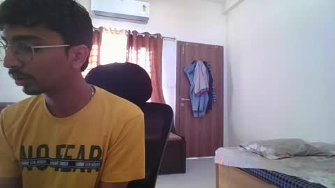 Snapshot of maskboyz2003 chatting on 8, 3, 2025 maskboyz2003 online show from 8, 3, 2025