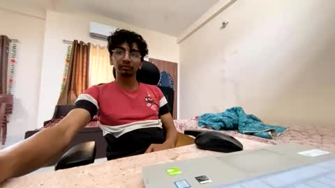 Snapshot of maskboyz2003 chatting on 21, 9, 2025 maskboyz2003 online show from 21, 9, 2025